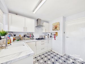 Kitchen- click for photo gallery
